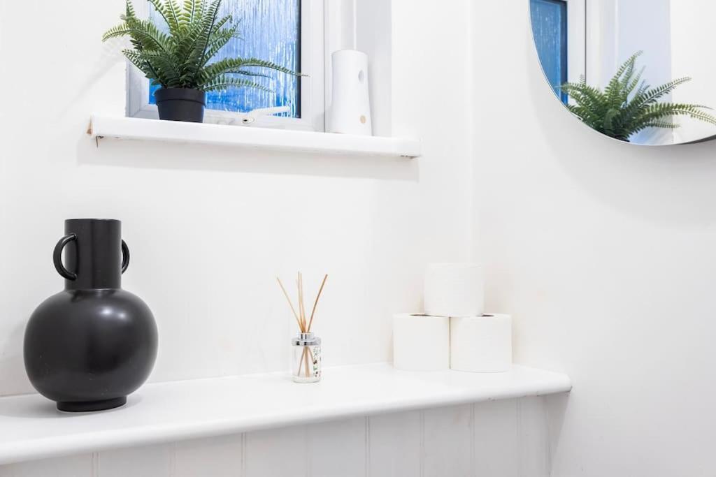 Modernised 3 Bed Pad Near Trendy Shoreditch Ground Floor With Balcony Londres